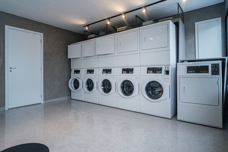 Studio em pinheiros com WI-FI e cozinha equipada