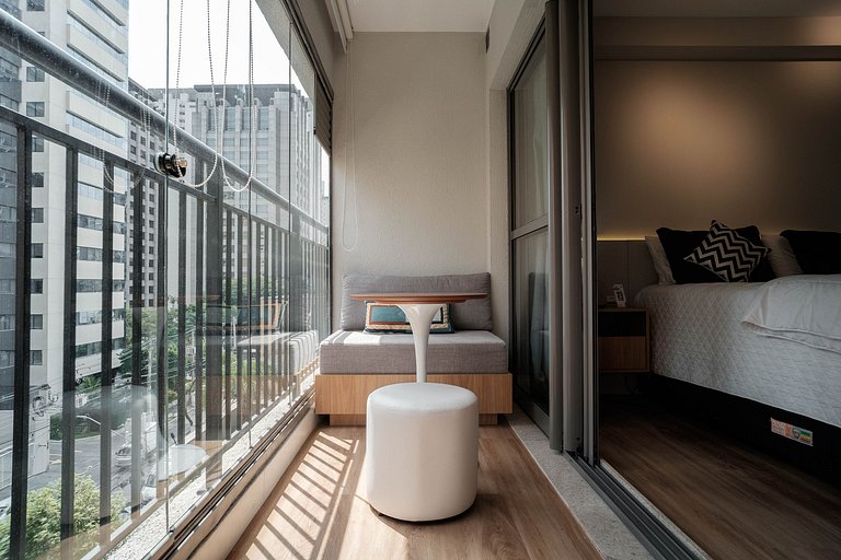 Apto de alto padrão com cama queen em Moema