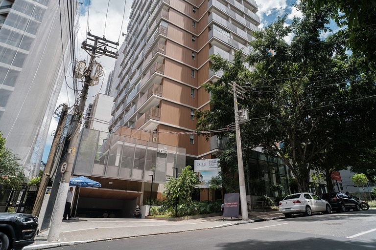 Apto com WI-FI, varanda, ao lado do Ibirapuera
