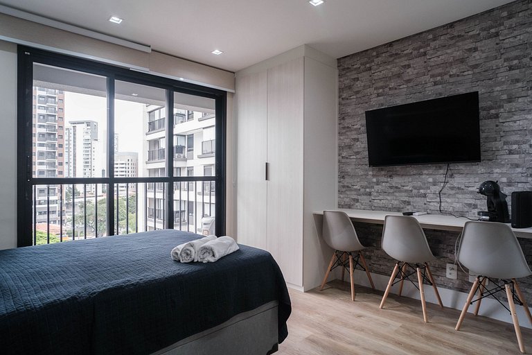 Studio em pinheiros com WI-FI e cozinha equipada