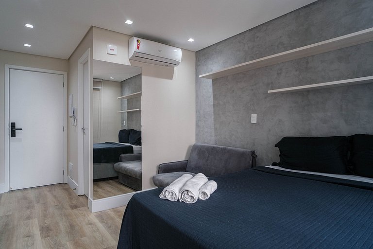 Studio em pinheiros com WI-FI e cozinha equipada