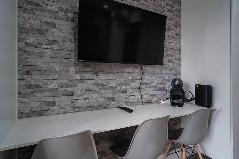 Studio em pinheiros com WI-FI e cozinha equipada