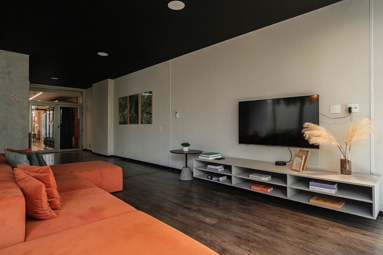 Apto Luxo com garagem em Moema