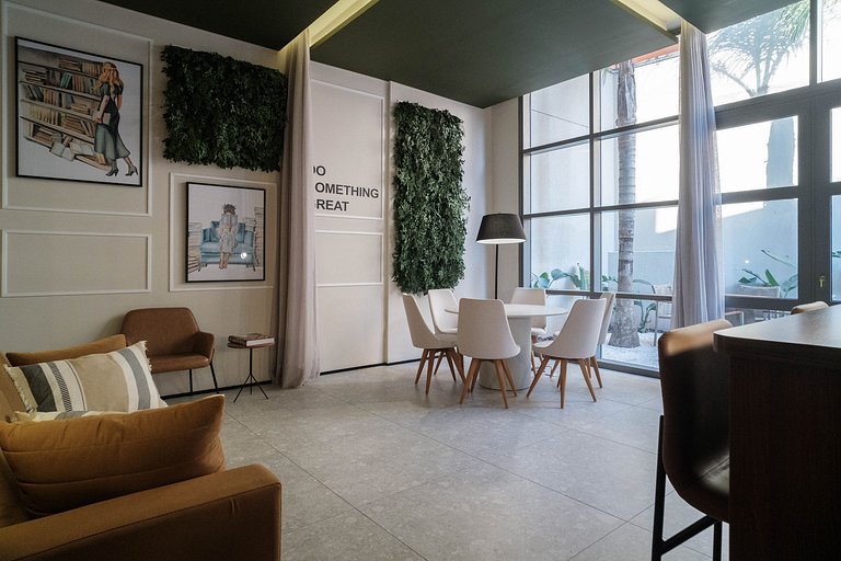 Apto em Pinheiros c/ Piscina, Coworking e Metrô