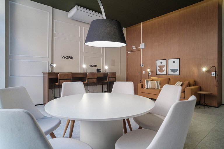 Apto em Pinheiros c/ Piscina, Coworking e Metrô
