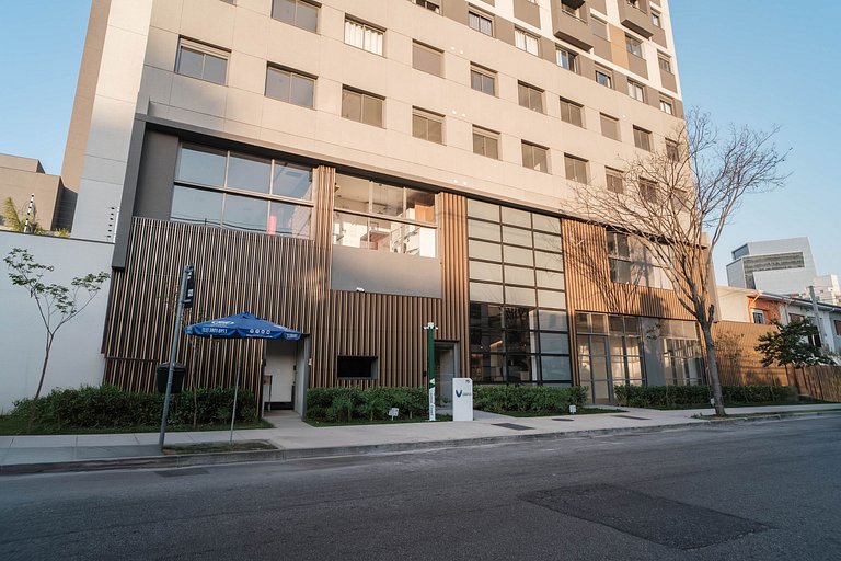 Apto em Pinheiros c/ Piscina, Coworking e Metrô