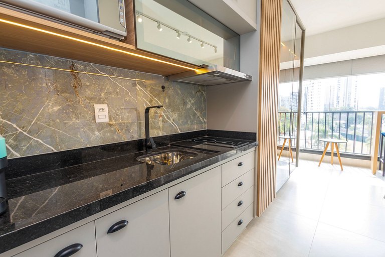 Apto elegante c/ cama queen e vista para cidade