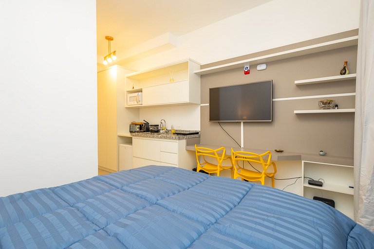 Apto completo c/ cama queen e TV a cabo