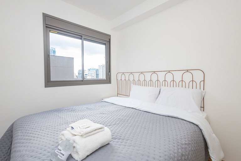 Apto em Pinheiros c/ Piscina, Coworking e Metrô