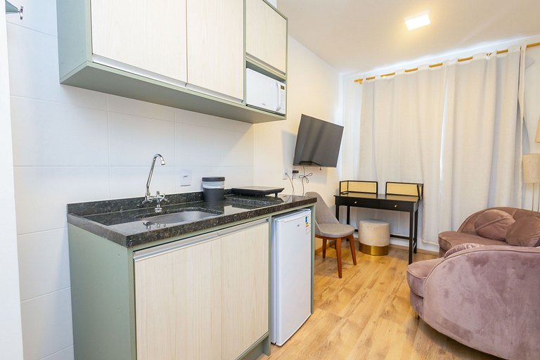 Apto em Pinheiros c/ Piscina, Coworking e Metrô