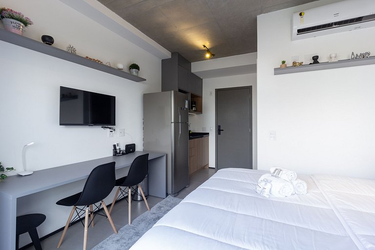 Apto c/ cama queen, WI-FI e linda vista
