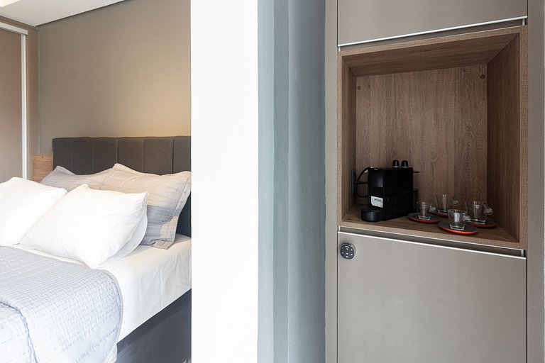 Apto sofisticado c/ cama queen em Pinheiros