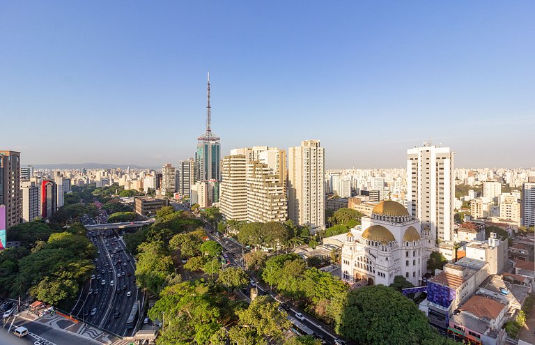 Apto elegante c/ varanda próximo da Paulista