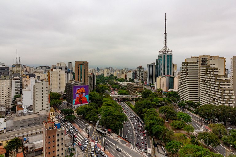 Apto moderno c/ varanda ao lado da Paulista
