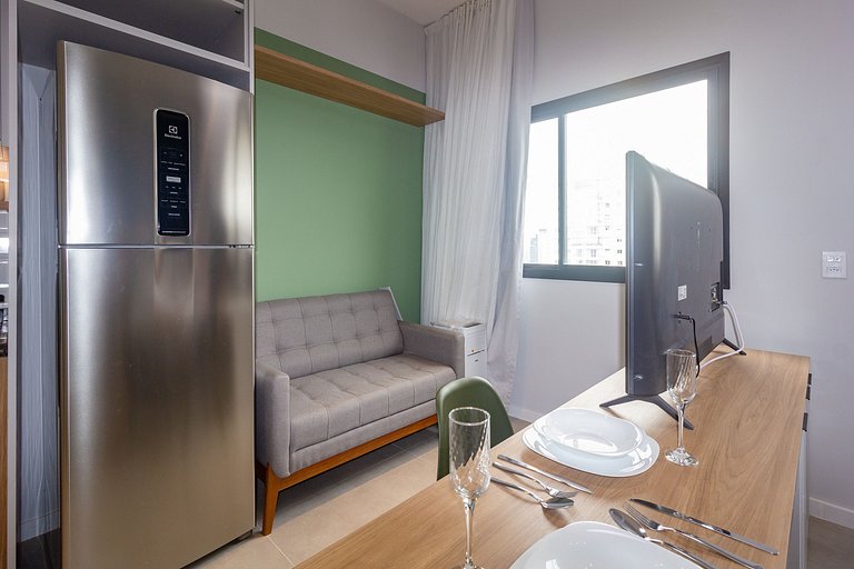 Studio em Pinheiros c/ Piscina e Próx. Metrô Faria Lima