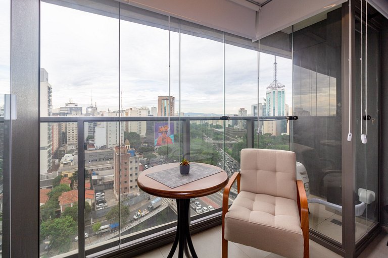 Apto elegante c/ cama queen na Paulista