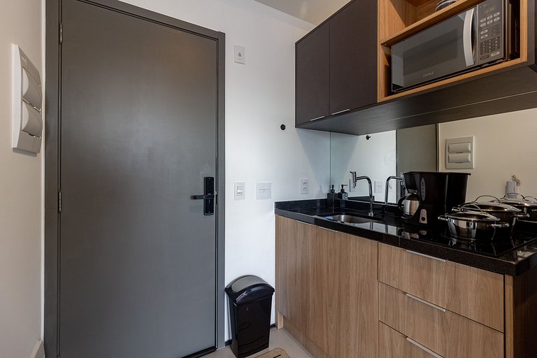 Apto elegante c/ cama queen na Paulista