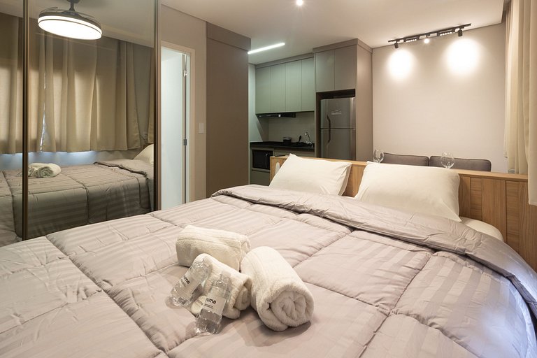 Apto encantador c/ cama queen em Pinheiros