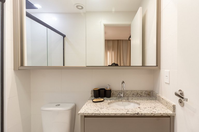 Apto encantador c/ cama queen em Pinheiros