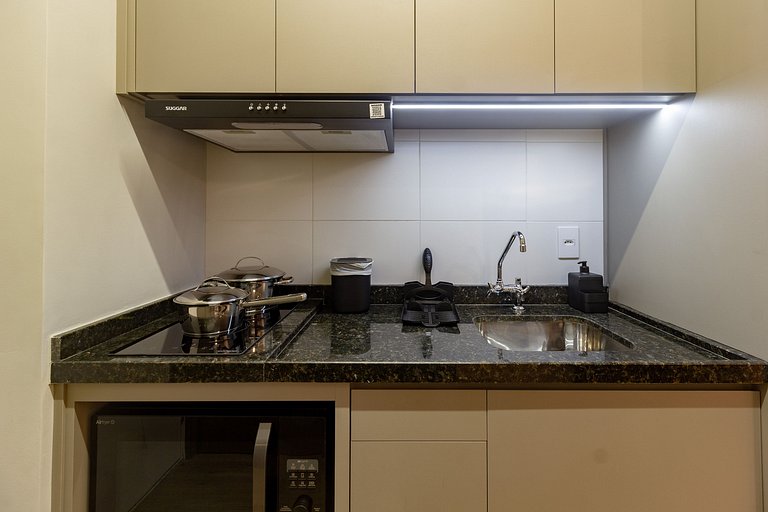 Apto encantador c/ cama queen em Pinheiros