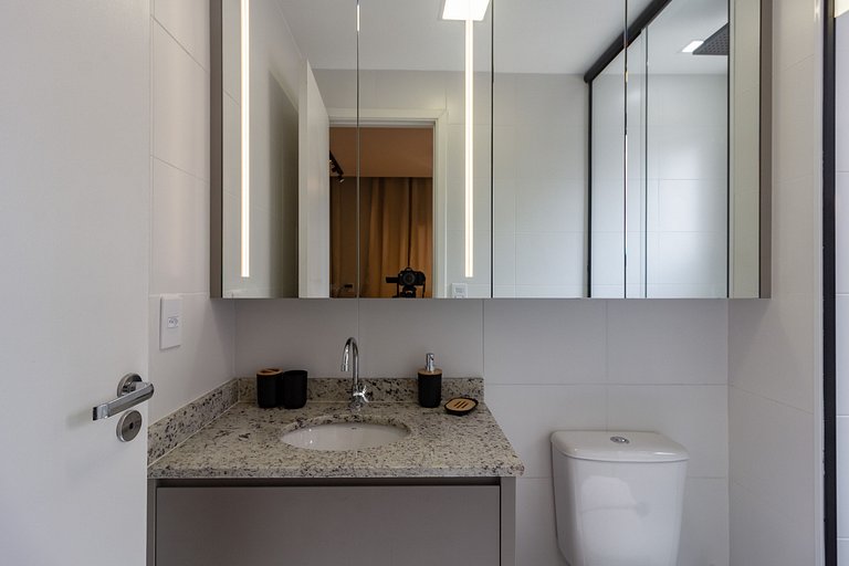 Apto aconchegante c/ cama queen em Pinheiros