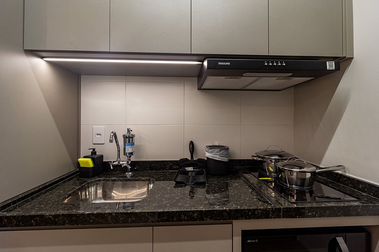 Apto aconchegante c/ cama queen em Pinheiros