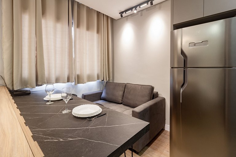 Apto aconchegante c/ cama queen em Pinheiros