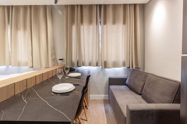 Apto aconchegante c/ cama queen em Pinheiros