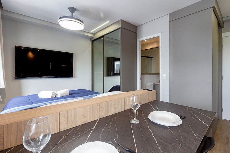 Apto em Pinheiros c/ Cama Queen e Vista da Cidade