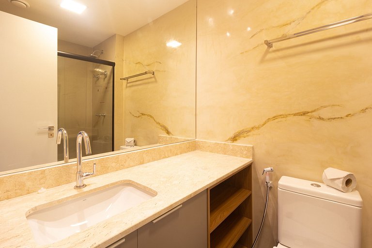 Elegância e conforto: apto completo c/ cama queen