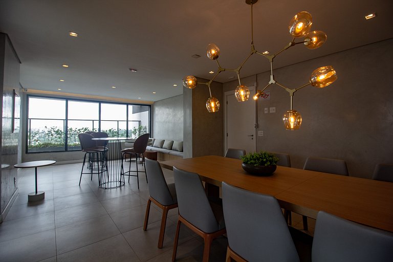 Apto completo com vista incrível próximo ao metrô