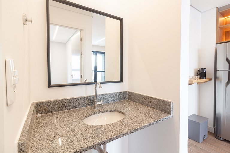 Apto Elegante em Pinheiros c/ Varanda e Coworking