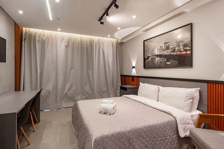Apto Luxo com garagem em Moema