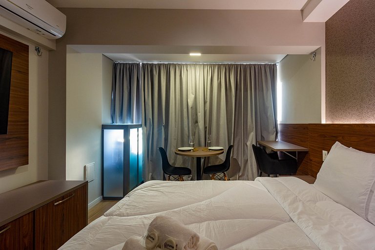 Apto dos sonhos: Cama queen e elegância em Moema