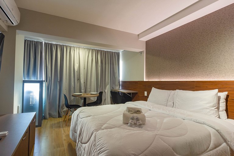 Apto dos sonhos: Cama queen e elegância em Moema