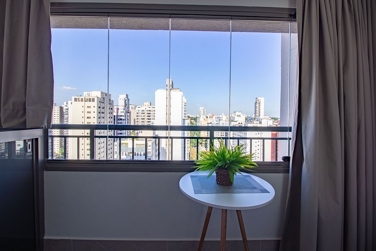 Apto completo em Moema c/ cama queen e WI-FI