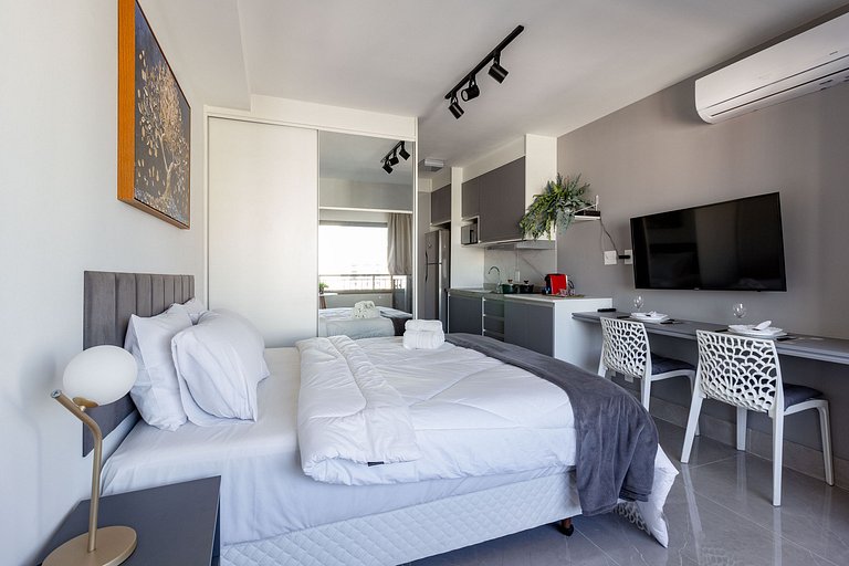 Apto completo em Moema c/ cama queen e WI-FI