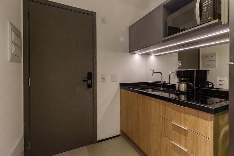 Encanto e conforto: Apto completo c/ linda vista