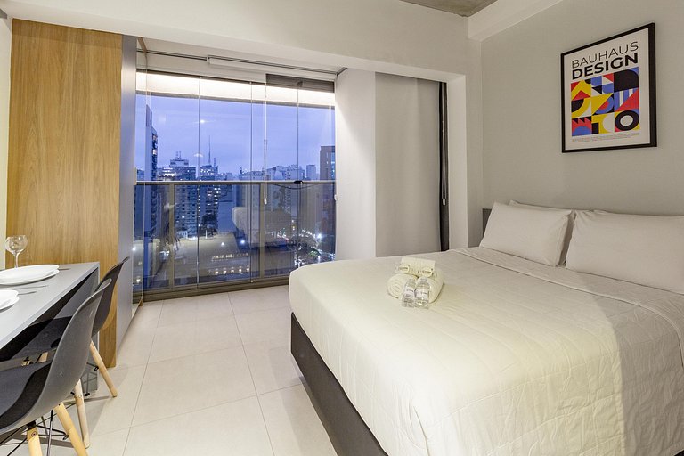 Encanto e conforto: Apto completo c/ linda vista
