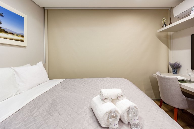 Cama queen e conforto: Apto c/ varanda em Moema