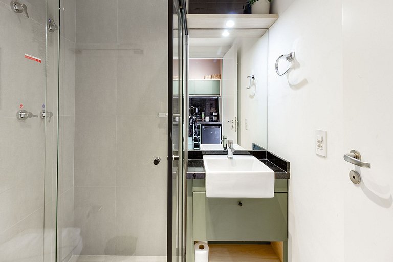 Encanto e luxo: Apt c/ varanda próximo da Paulista
