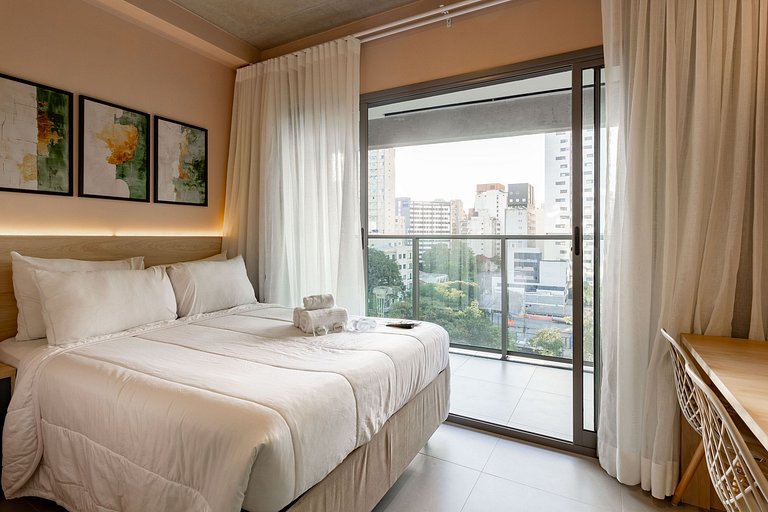 Encanto e luxo: Apt c/ varanda próximo da Paulista