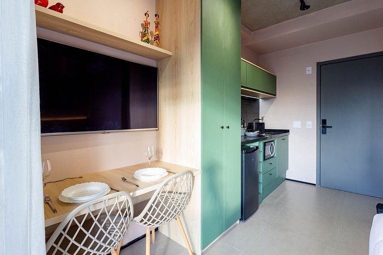 Encanto e luxo: Apt c/ varanda próximo da Paulista