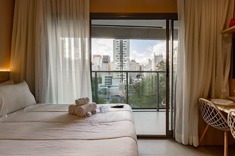 Encanto e luxo: Apt c/ varanda próximo da Paulista