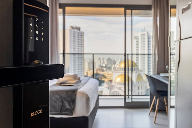 Apto de Luxo na Paulista: Vista dos Sonhos de SP!