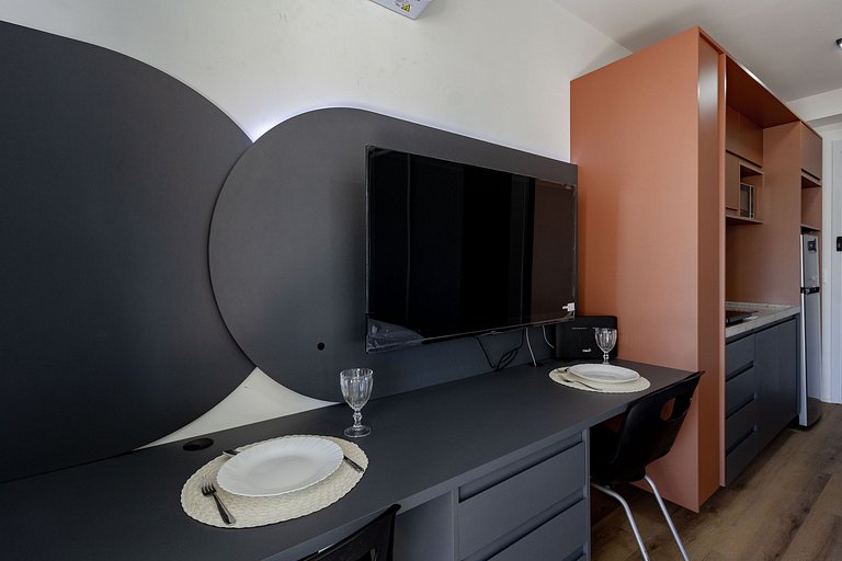 Studio em Moema Próximo ao Metrô com Varanda