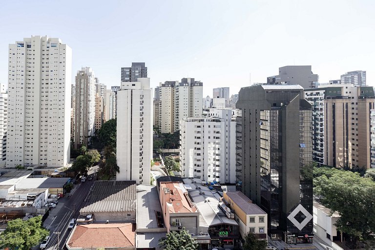 Viva o melhor de Moema: Apto completo c/ varanda