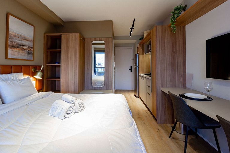 Studio em Moema com Cama Queen Próximo ao Metrô