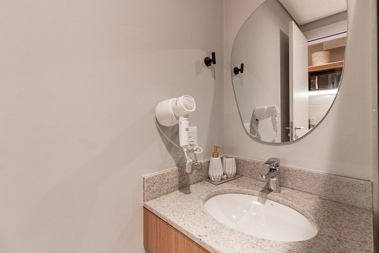 Elegância e conforto: Apt c/ cama queen em Moema