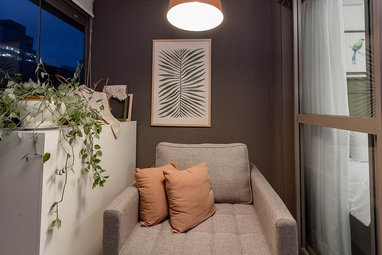 Conforto e charme: Apt em Moema c/ varanda